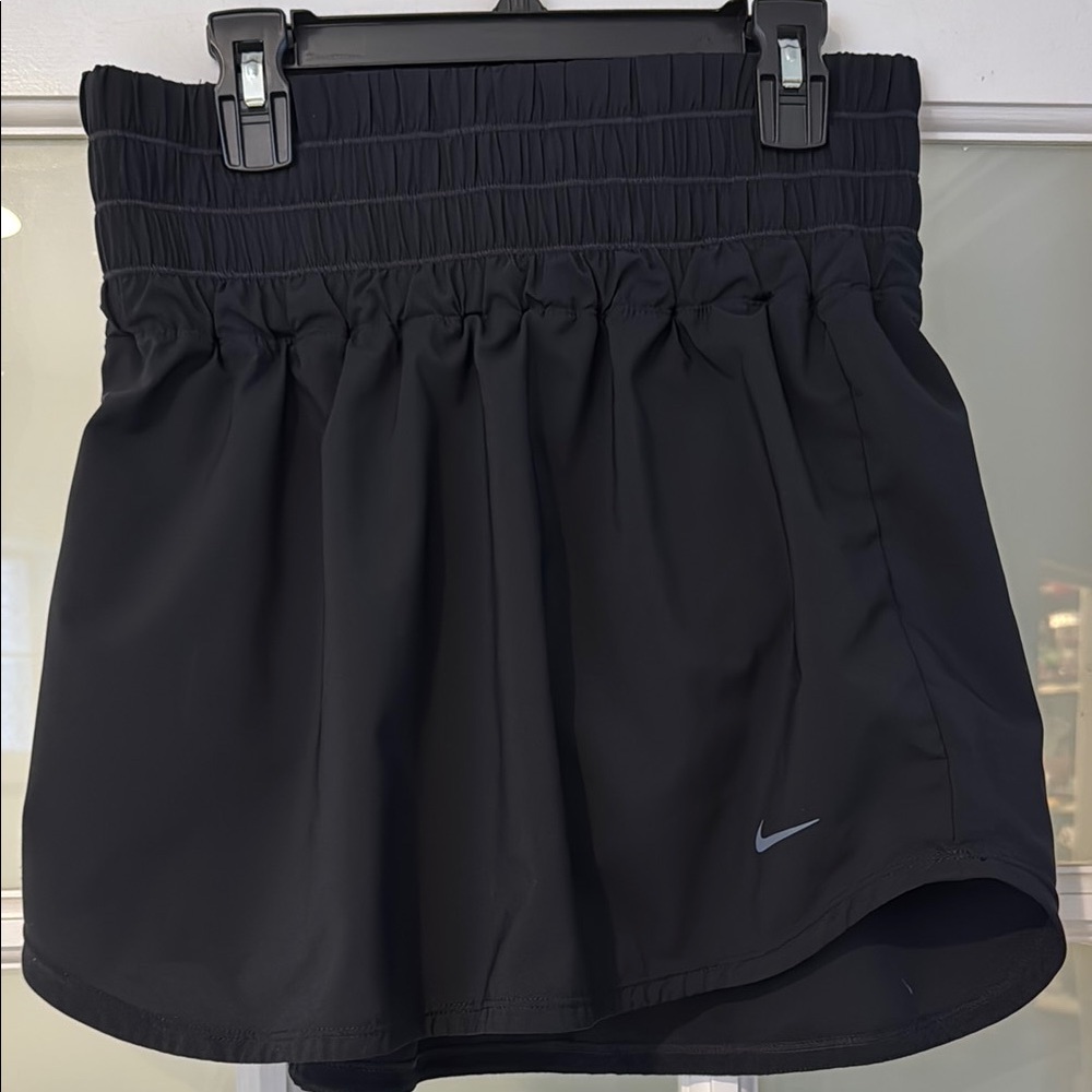 Nike Women's Black Tennis skirt size small
